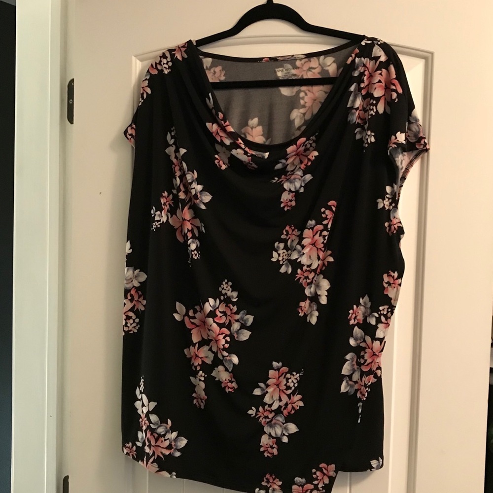 Flowery sleeveless top